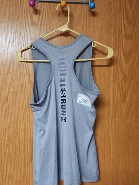 Under Armour Gray Women's Racerback Run Tank Top S number 1301